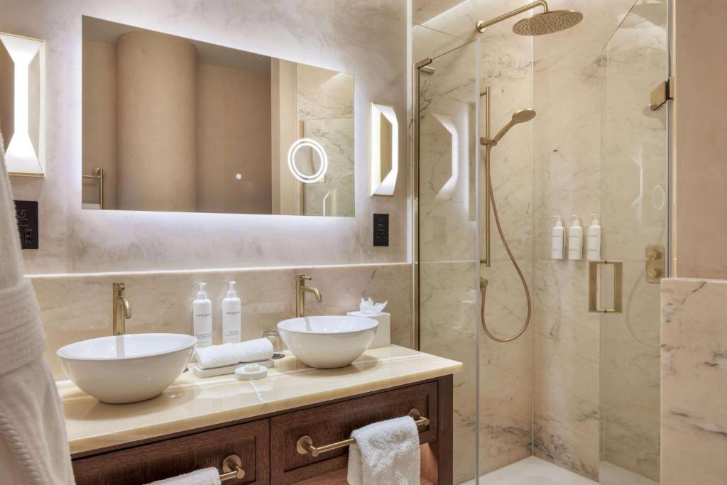 Spring Garden Suite - Image 1