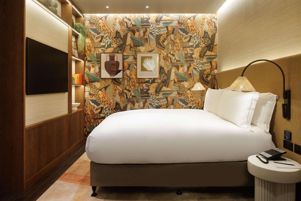 Spring Garden Suite - Image 2