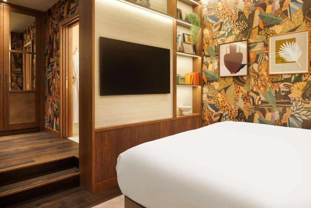 Spring Garden Suite - Image 4