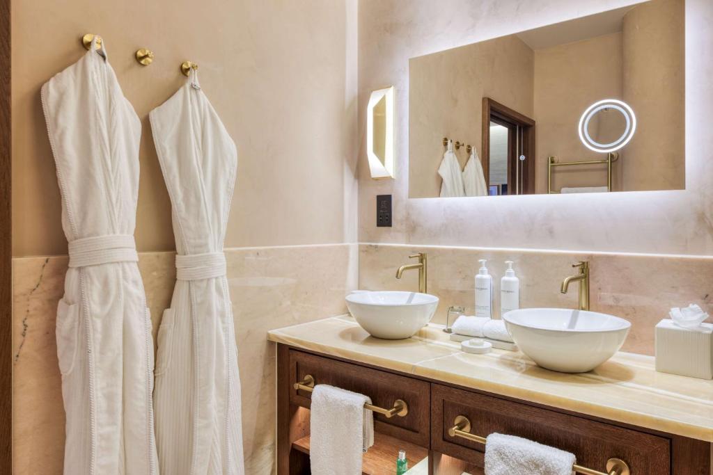 Spring Garden Suite - Image 5