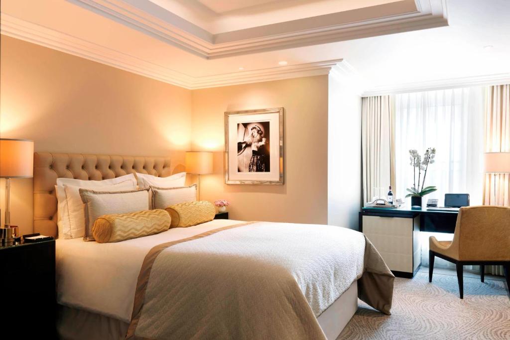 Deluxe Queen Accessible, Guest room, 1 Queen - Image 1