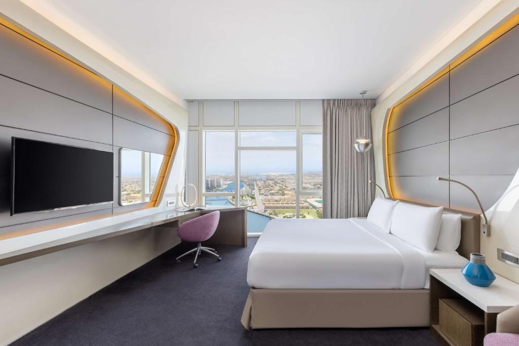 King Deluxe Room with Canal View - Image 1