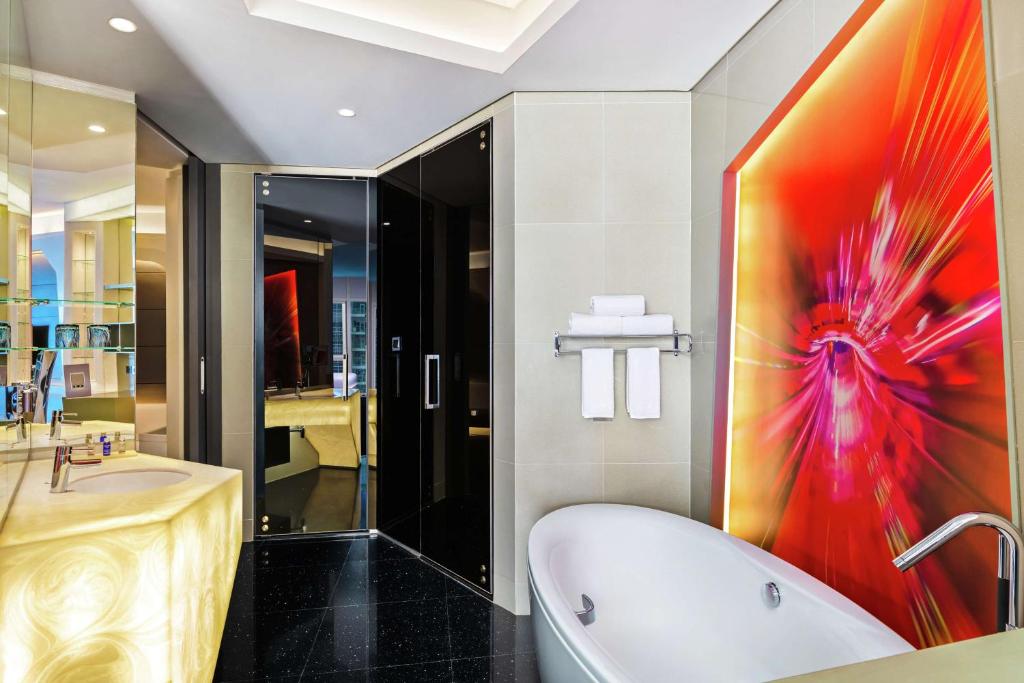 King Very Deluxe Room - Image 1
