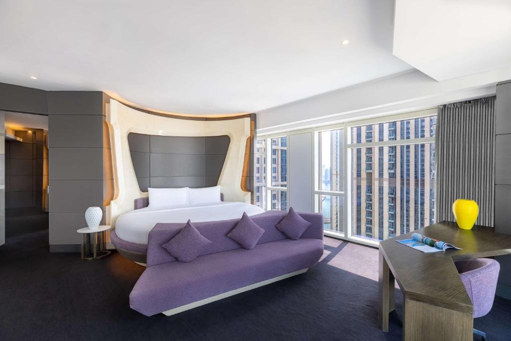 Round Bed V Suite - Image 3