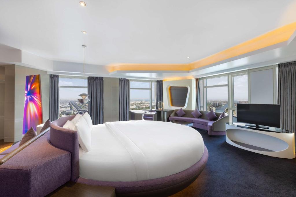 Round Bed Valor Suite - Image 3
