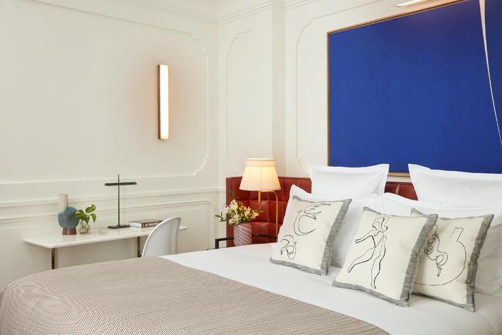 Deluxe Double Room - Image 2