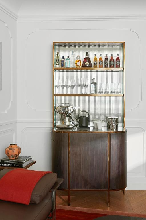 Deluxe Suite - Image 2