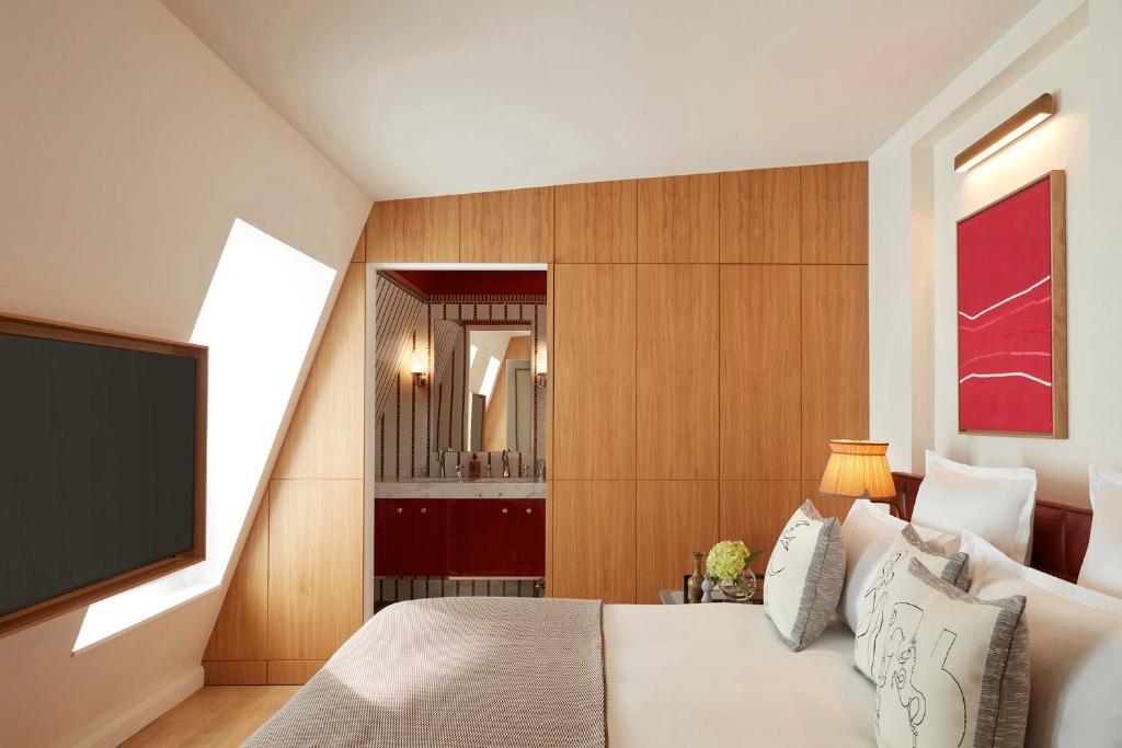 Executive Suite - Image 11