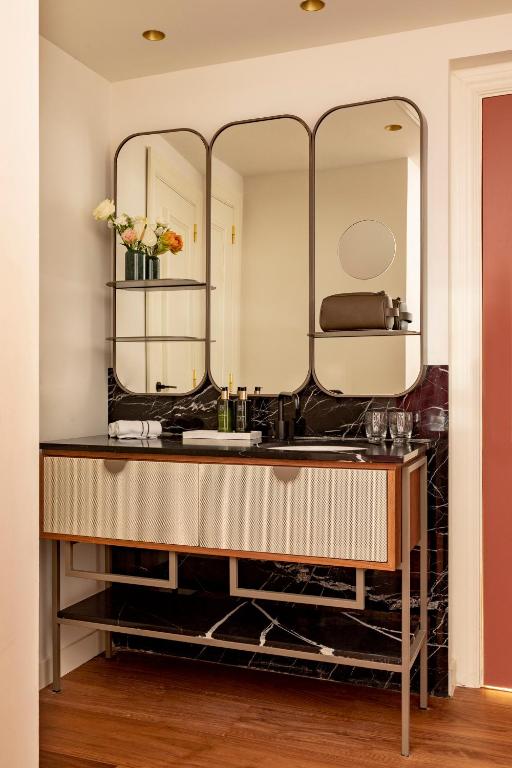 Deluxe Extra Room - Image 12