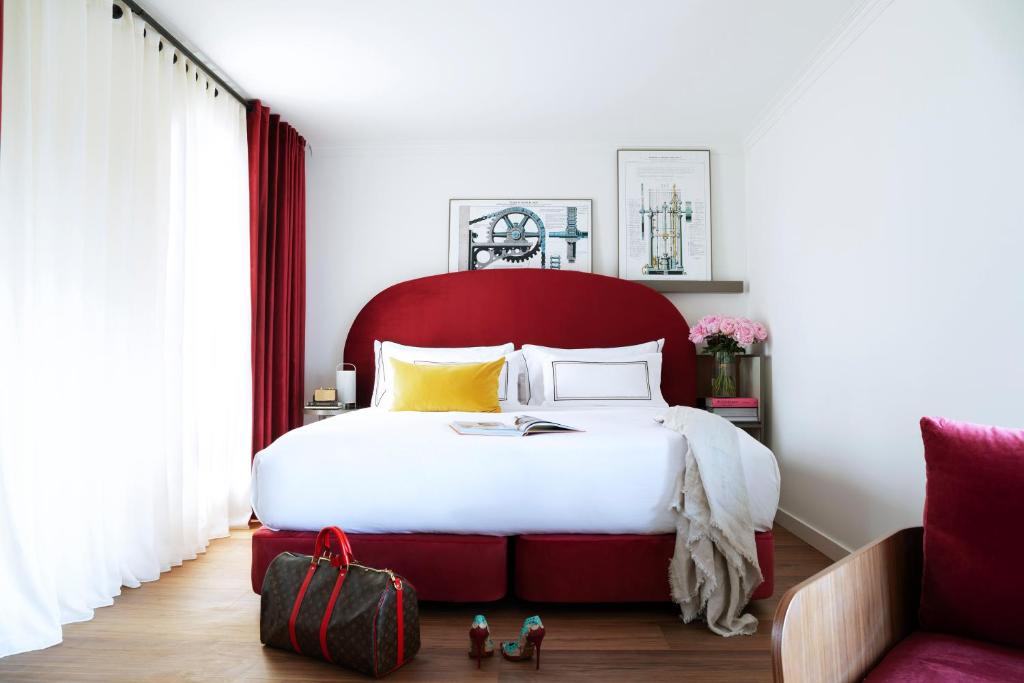 Grand Suite Eiffel with Balcony - Image 1