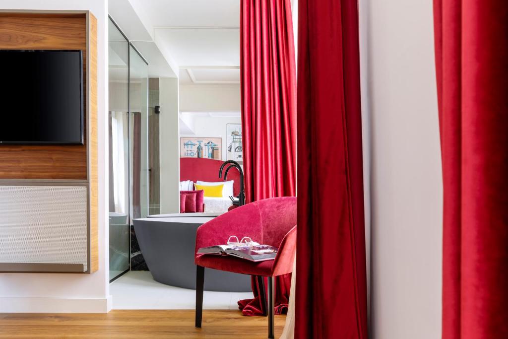 Junior Suite - Image 1