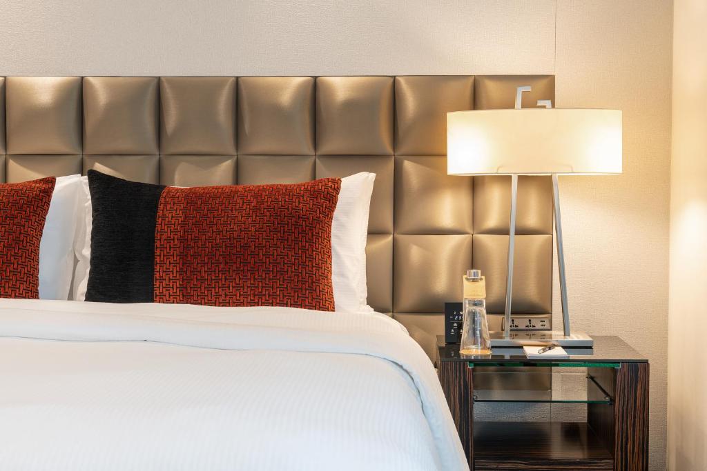 King Suite with View - High Floor - Image 4