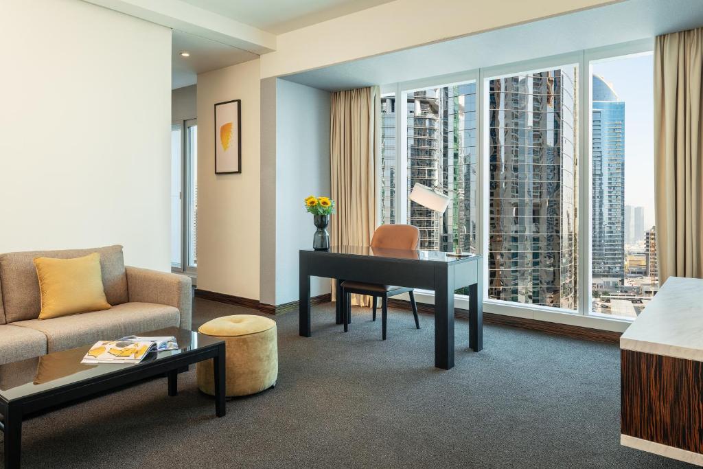 King Suite with View - High Floor - Image 5
