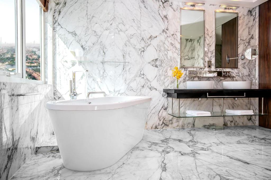 King Suite - Image 5