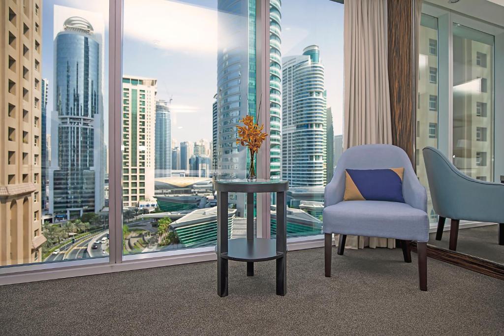 Premium King Room - High Floor - Image 4