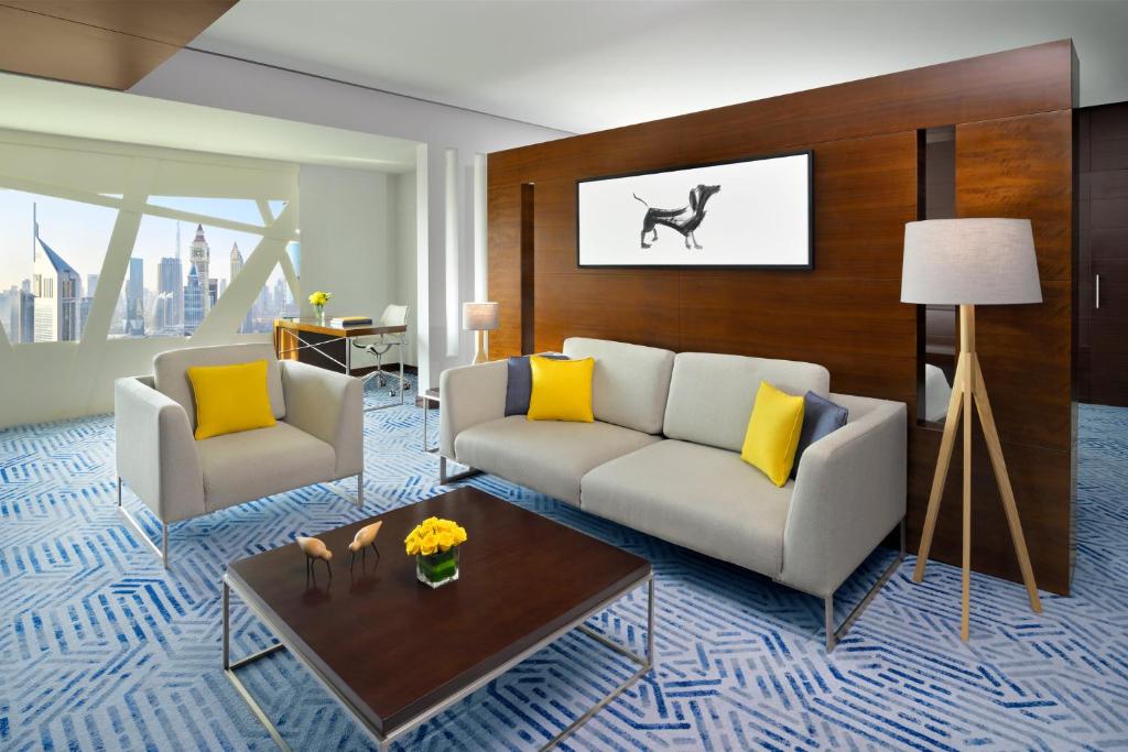Junior King Suite - Image 4