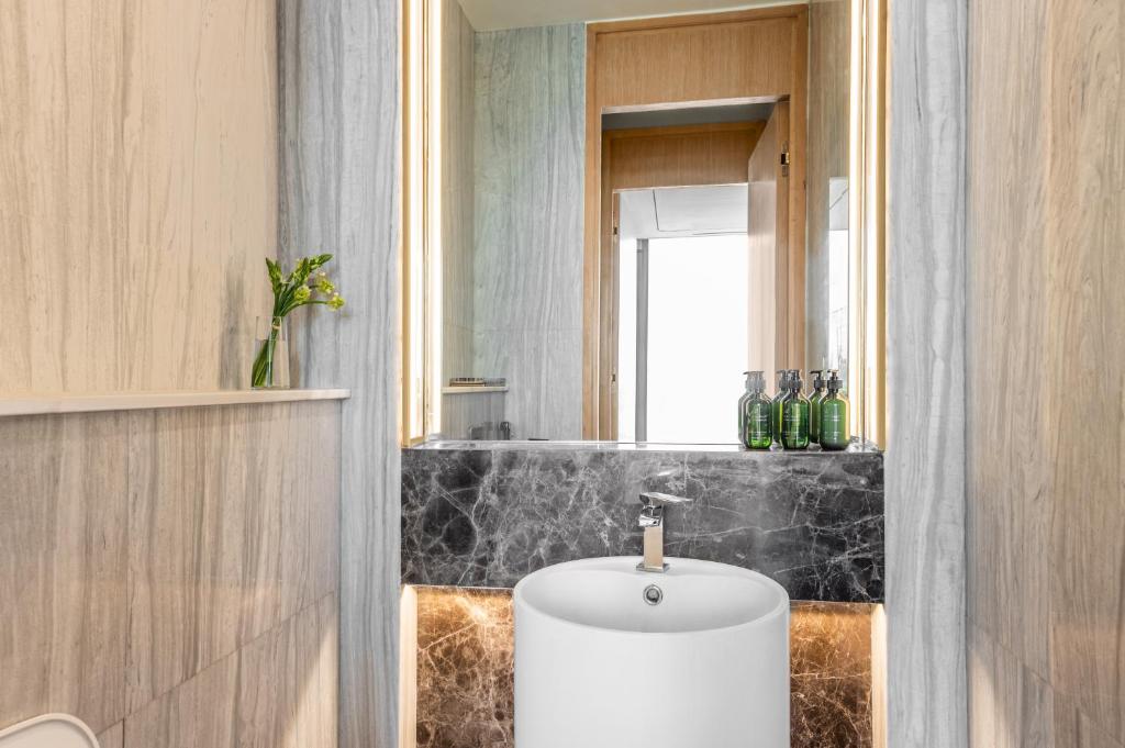 Monaco Suite - Image 2