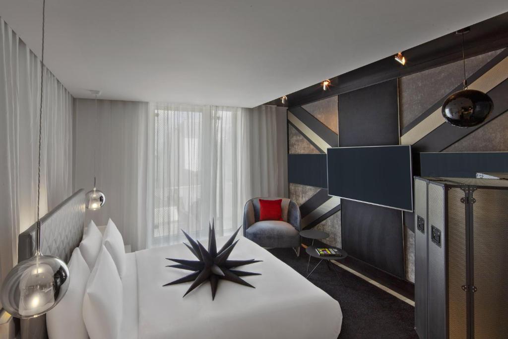 Fabulous, Guest room, 1 King - Image 3