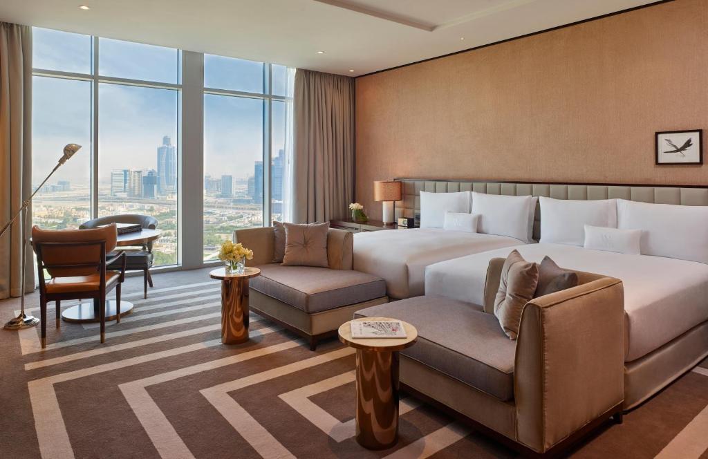Premier Queen Room with Two Queen Beds and Skyline View - Image 5
