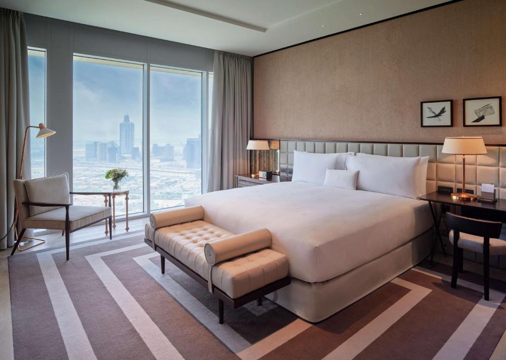 Premium Grand King Suite - Image 11