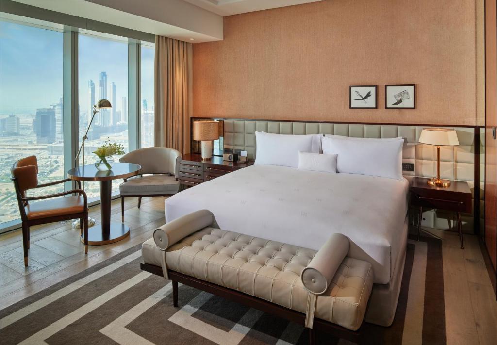 Premium Grand King Suite - Image 4