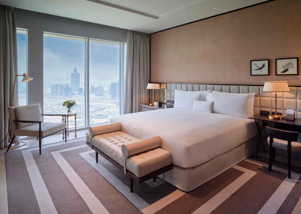 Premium Grand King Suite - Image 5