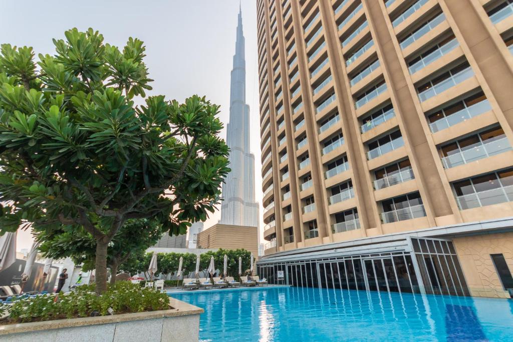 Large One-Bedroom Apartment - Image 1