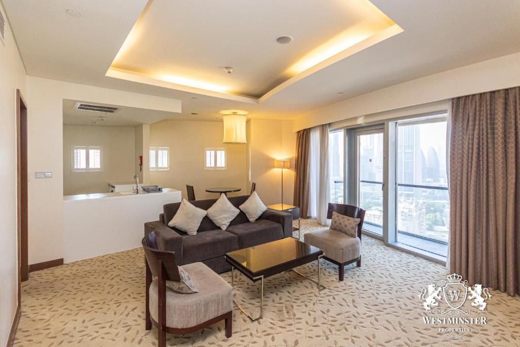 Large One-Bedroom Apartment - Image 19