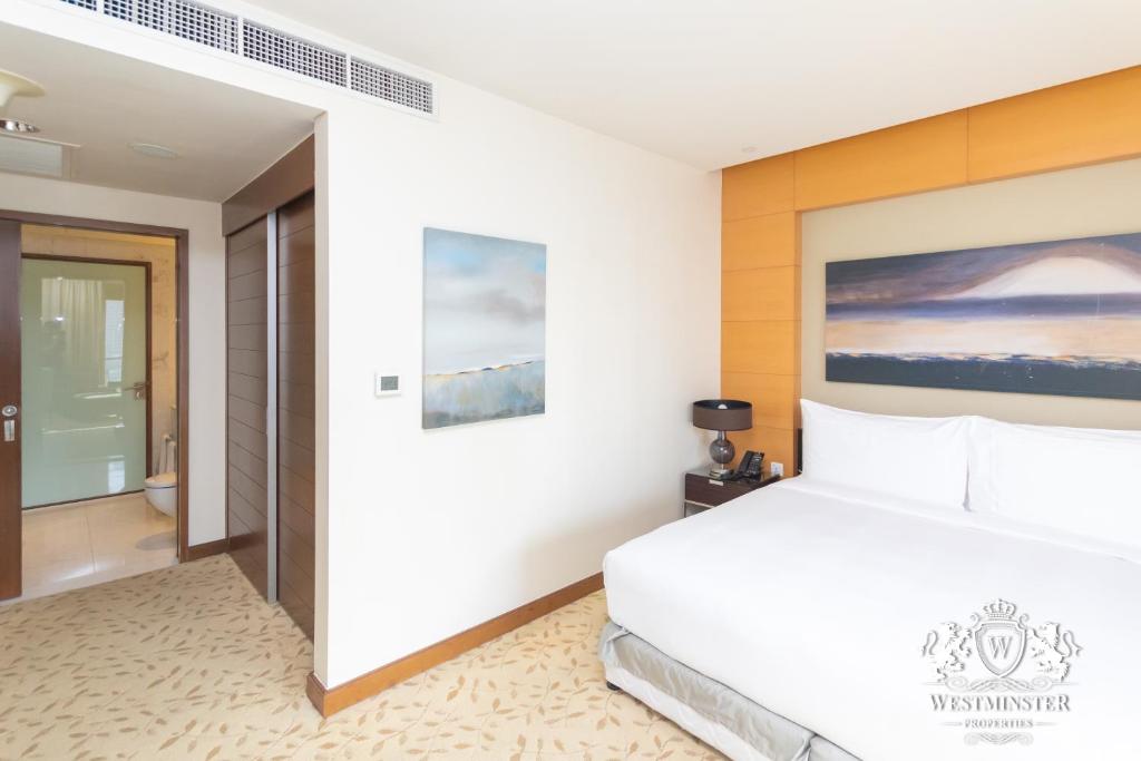 Large One-Bedroom Apartment - Image 5