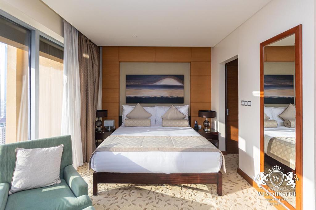 Premier Studio with Partial Burj Khalifa View - Image 10