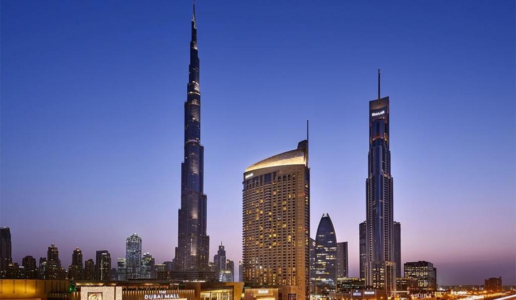 Premier Studio with Partial Burj Khalifa View - Image 11