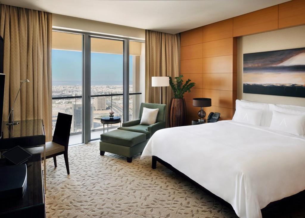 Premier Studio with Partial Burj Khalifa View - Image 12
