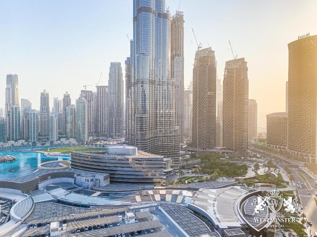 Superior Studio with Partial Burj Khalifa View - Image 8