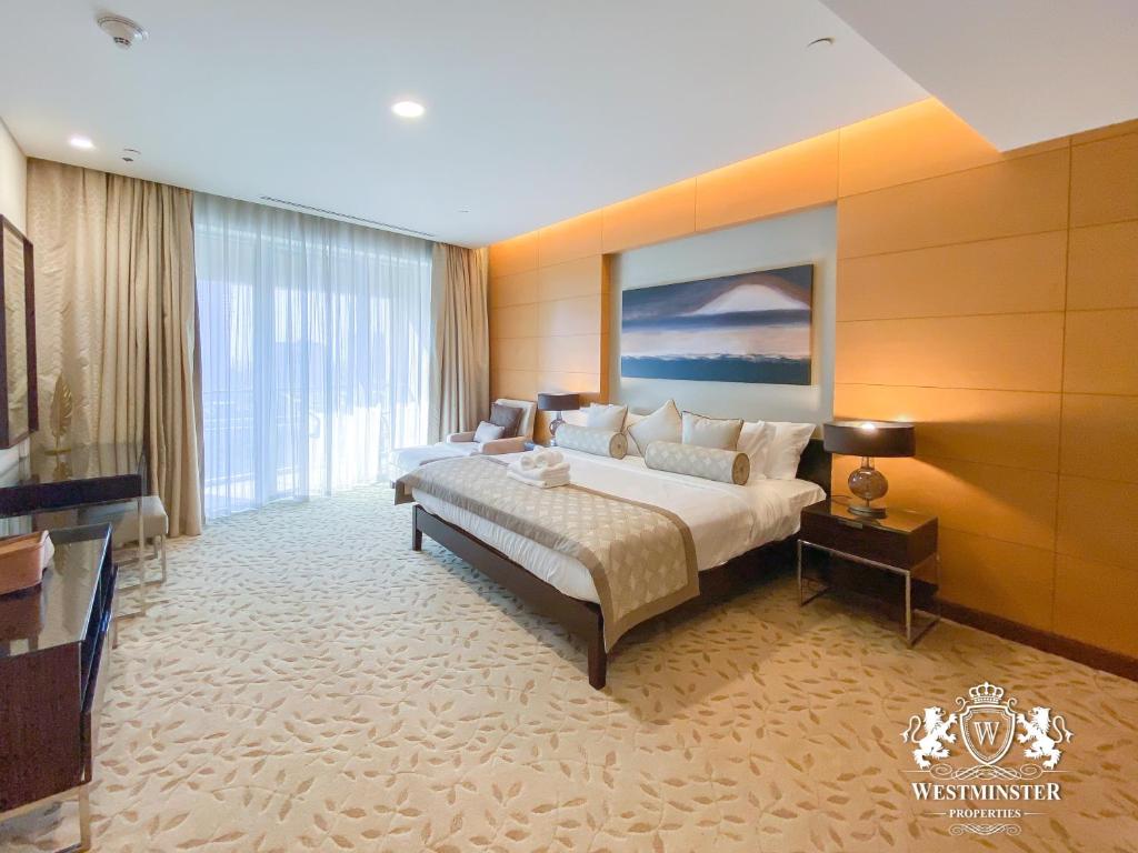 Three-Bedroom with Full Fountain and Burj Khalifa View - Image 15