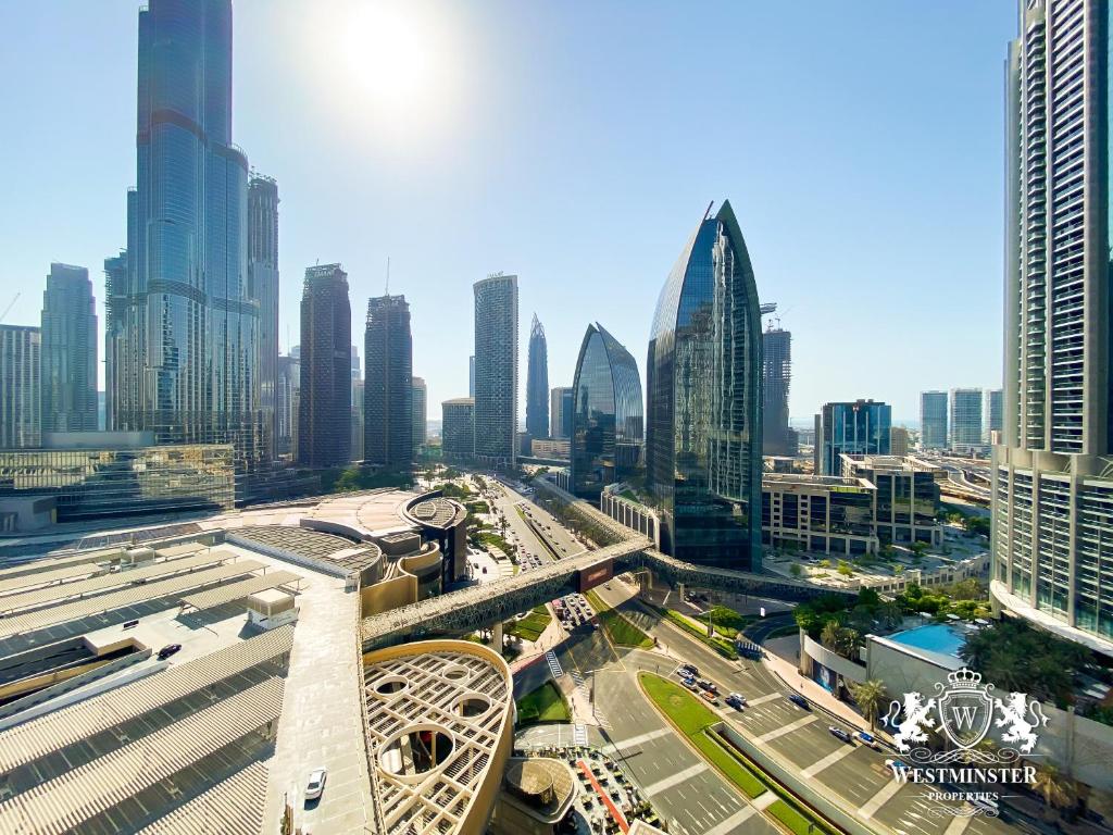 Three-Bedroom with Full Fountain and Burj Khalifa View - Image 16