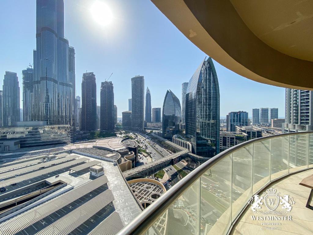 Three-Bedroom with Full Fountain and Burj Khalifa View - Image 17