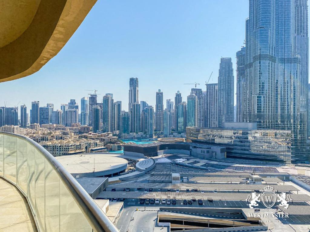 Three-Bedroom with Full Fountain and Burj Khalifa View - Image 19