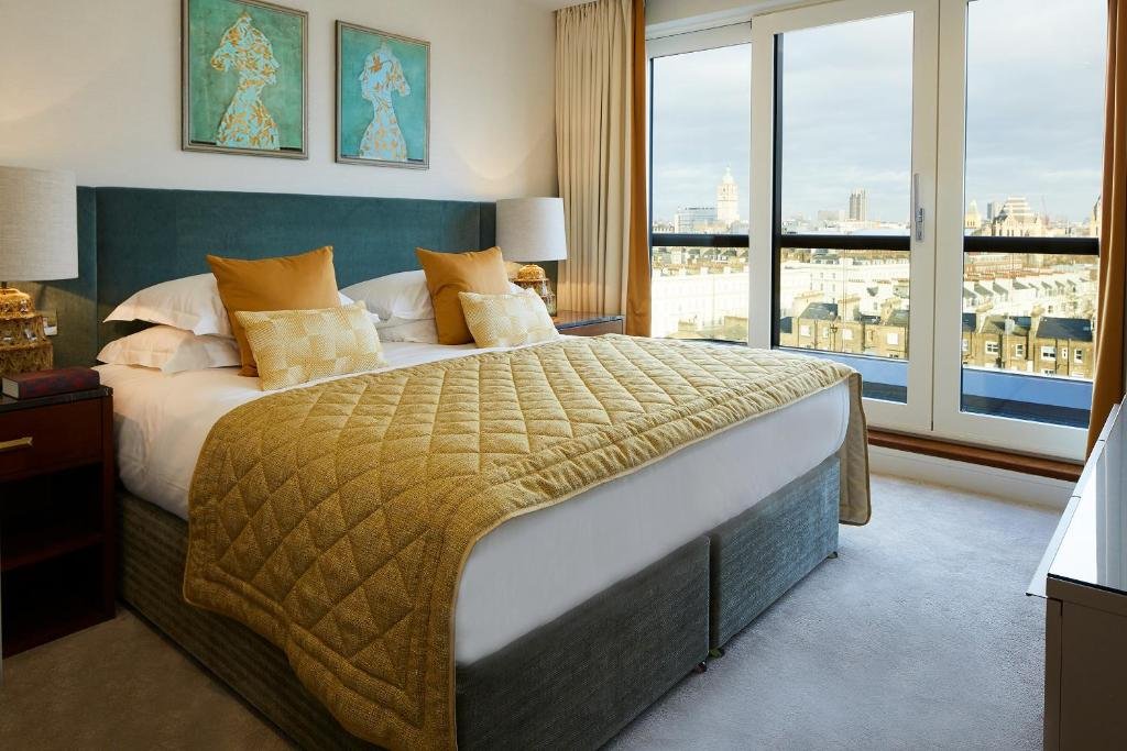 Luxury Three Bedroom Apartment - Image 8