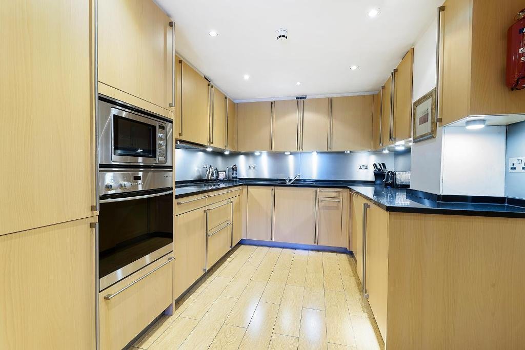 Two Bedroom Townhouse - Image 5
